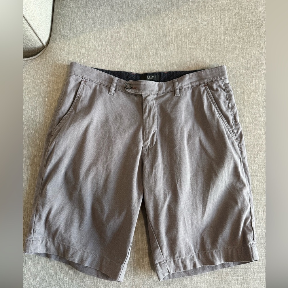 Ted baker 9" chino short